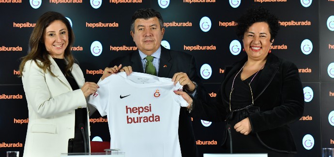 Kadınlar Galatasaray Hepsiburada Kadın Futbol Takımı ile Sahada