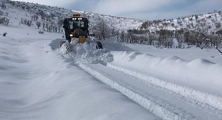 Kırsalda 11 bin 200 kilometrelik yolda kar küreme çalışması yapıldı