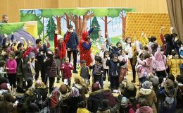 Çocuklar Ücretsiz Tiyatro İle Doyasıya Eğlendi