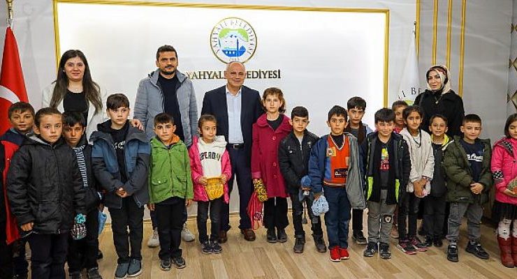 Yahyalı Belediye Başkanı Esat Öztürk Küçük Öğrencilere Belediyeciliği Anlattı