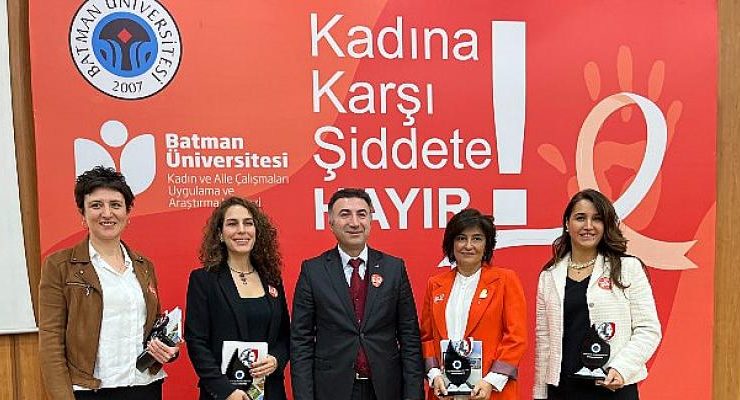 Batman Üniversitesi, Tüpraş ve Birleşmiş Milletler Kadın Birimi’nin katılımıyla, “Kadınlara Yönelik Şiddetle Mücadele için 16 Günlük Aktivizm Kampanyası” Kapsamında Konferans Düzenledi
