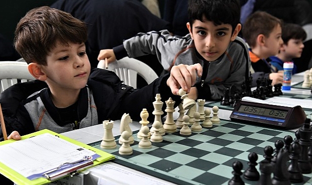 Minik satranççılar şampiyonluk için yarıştı