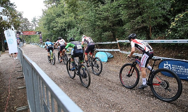 Kocaeli'de Uluslararası Dağ Bisikleti Kupası Yarışları start aldı
