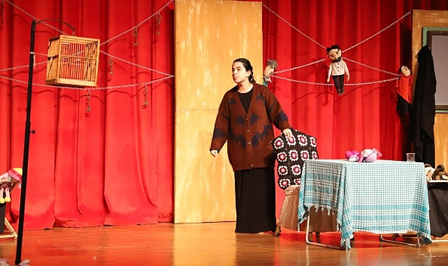 “Filistin hakkında konuşmalıyız” adlı tiyatro oyunu sahnelendi